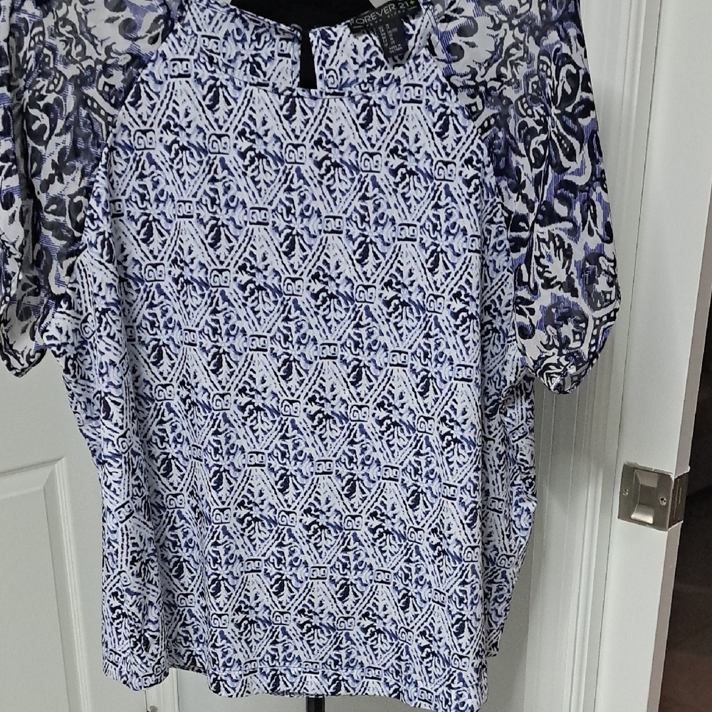 Forever 21 Navy and White Patterned Blouse